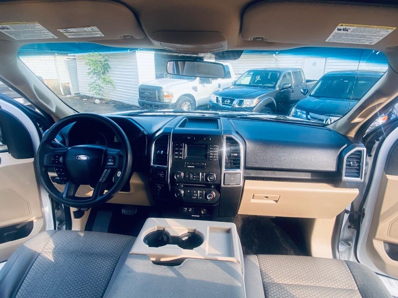 Ford F-150 Vehicle Full-screen Gallery Image 21
