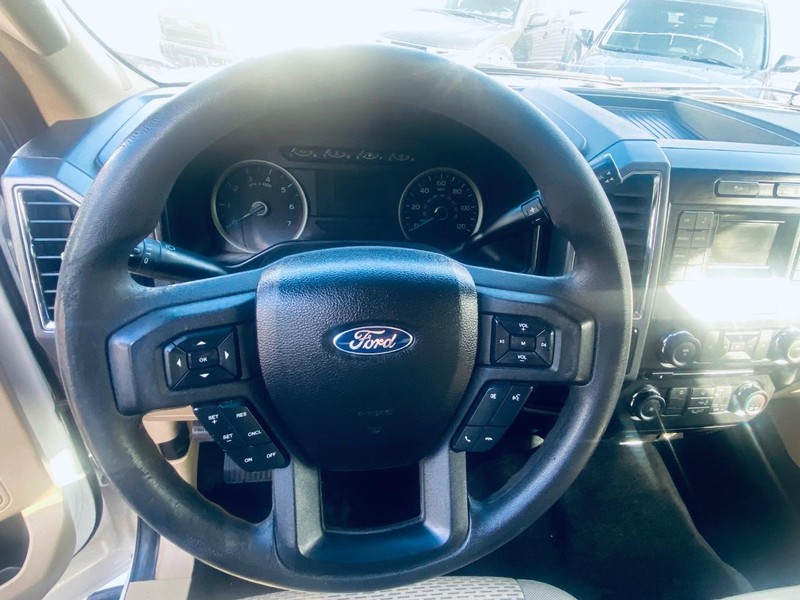 Ford F-150 Vehicle Full-screen Gallery Image 22