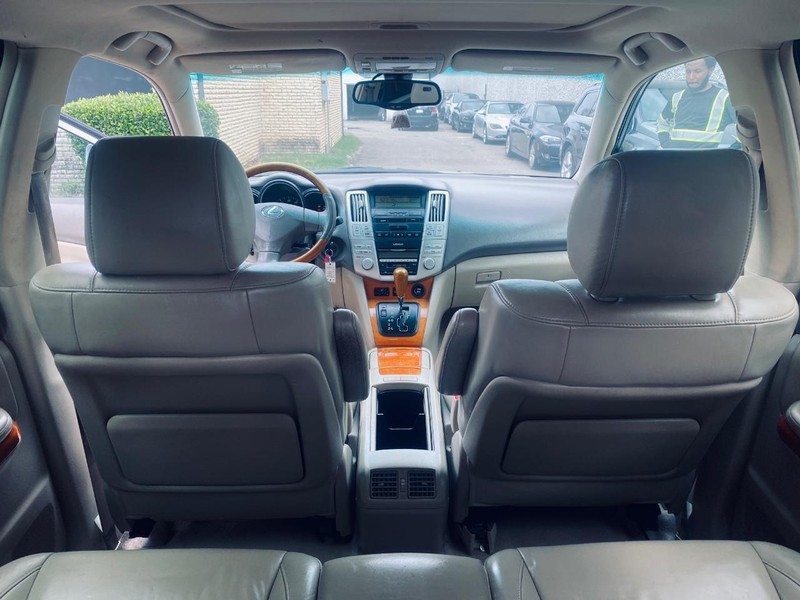 Lexus RX 330 Vehicle Full-screen Gallery Image 17