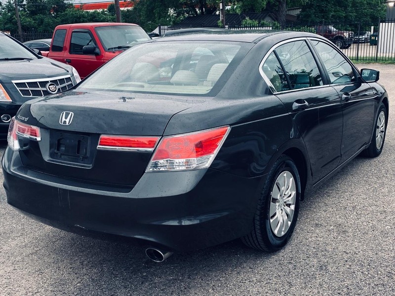 Honda Accord Sedan Vehicle Full-screen Gallery Image 06