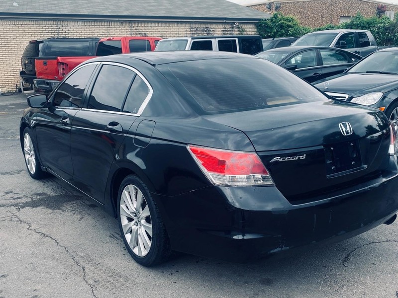 Honda Accord Sedan Vehicle Full-screen Gallery Image 03