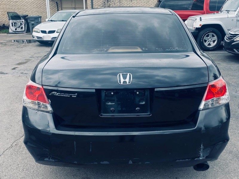 Honda Accord Sedan Vehicle Full-screen Gallery Image 04