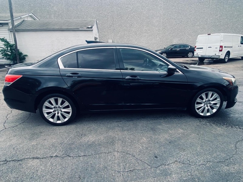 Honda Accord Sedan Vehicle Full-screen Gallery Image 07