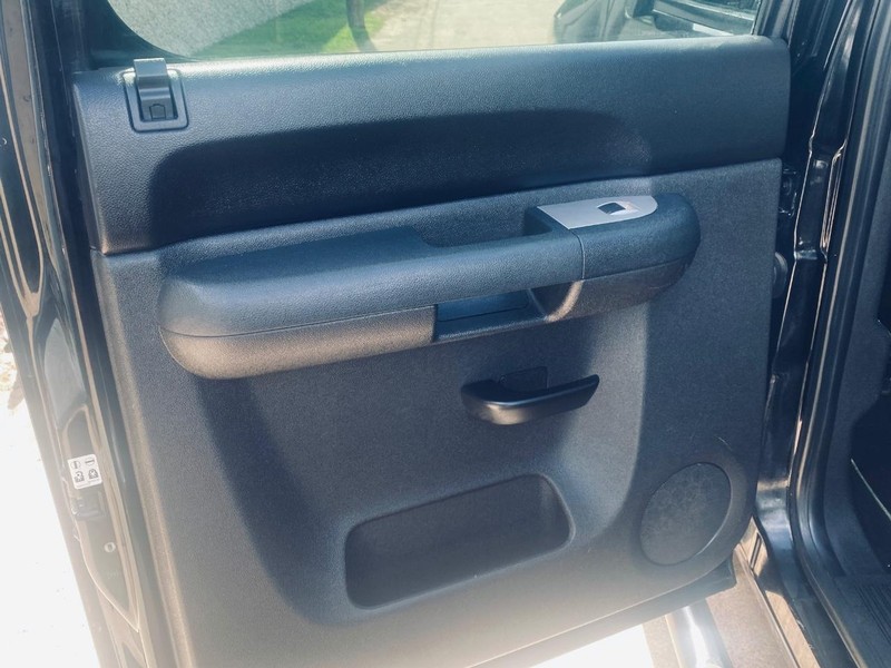 Chevrolet Silverado 1500 Vehicle Full-screen Gallery Image 13