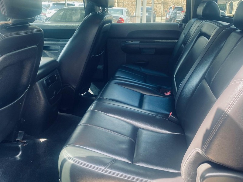Chevrolet Silverado 1500 Vehicle Full-screen Gallery Image 14