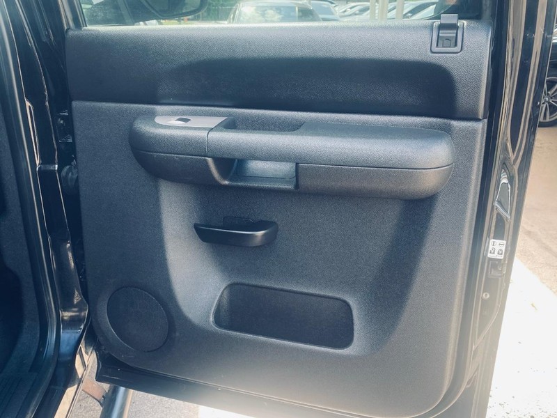 Chevrolet Silverado 1500 Vehicle Full-screen Gallery Image 16