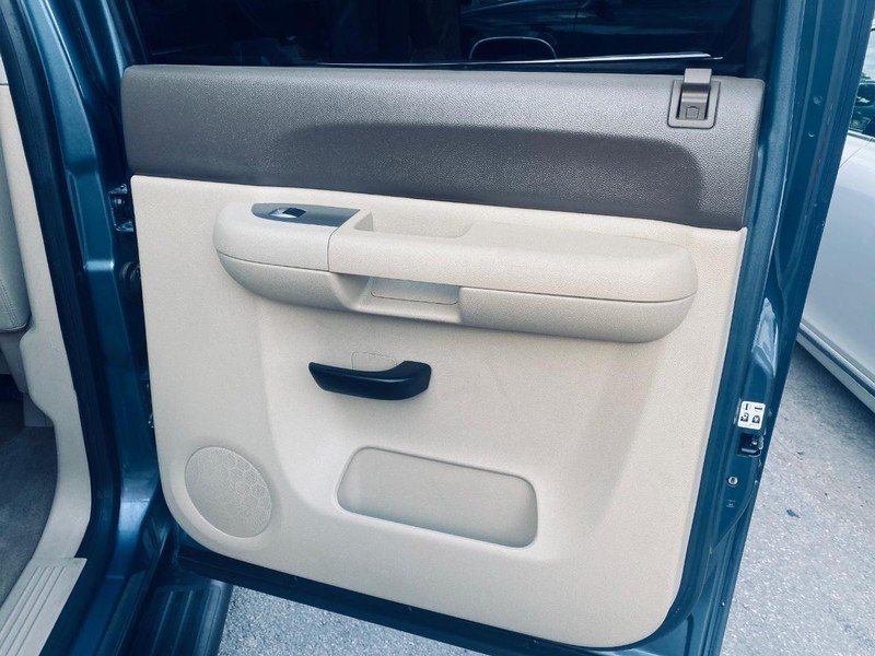 Chevrolet Silverado 1500 Vehicle Full-screen Gallery Image 11