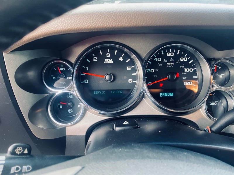 Chevrolet Silverado 1500 Vehicle Full-screen Gallery Image 22