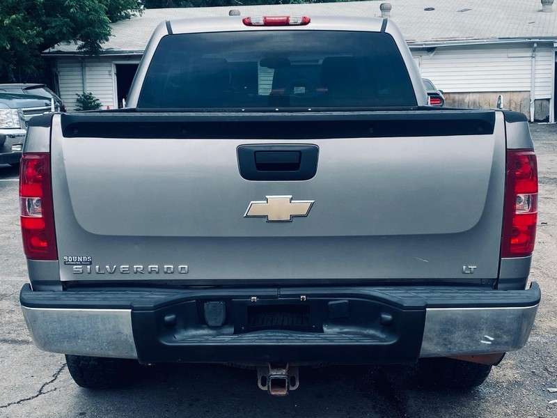 Chevrolet Silverado 1500 Vehicle Full-screen Gallery Image 04