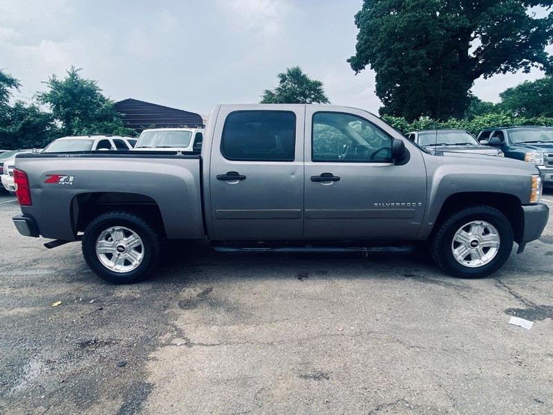 Chevrolet Silverado 1500 Vehicle Full-screen Gallery Image 07