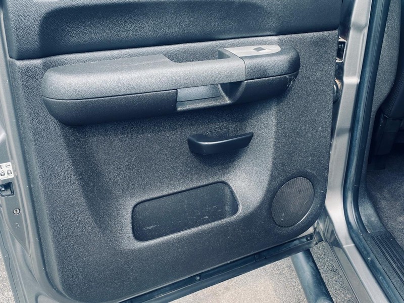Chevrolet Silverado 1500 Vehicle Full-screen Gallery Image 13