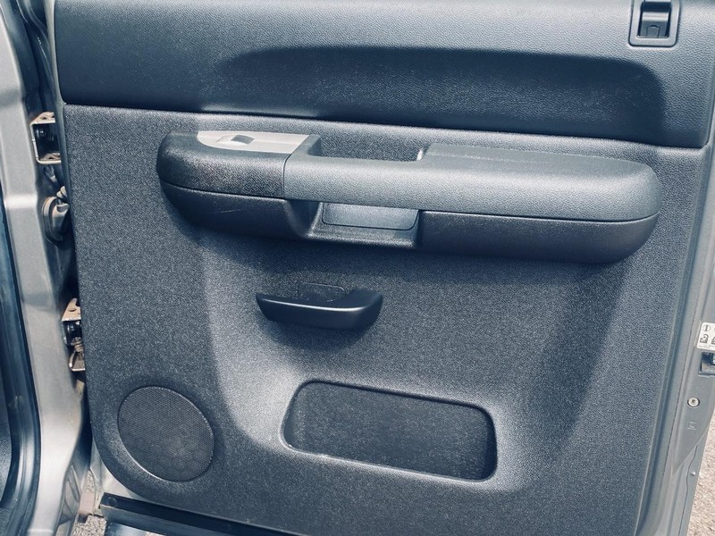 Chevrolet Silverado 1500 Vehicle Full-screen Gallery Image 16