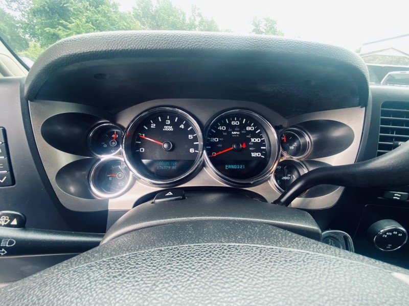 Chevrolet Silverado 1500 Vehicle Full-screen Gallery Image 23