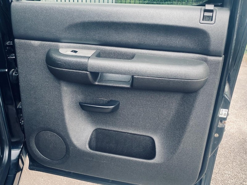 GMC Sierra 1500 Vehicle Full-screen Gallery Image 17