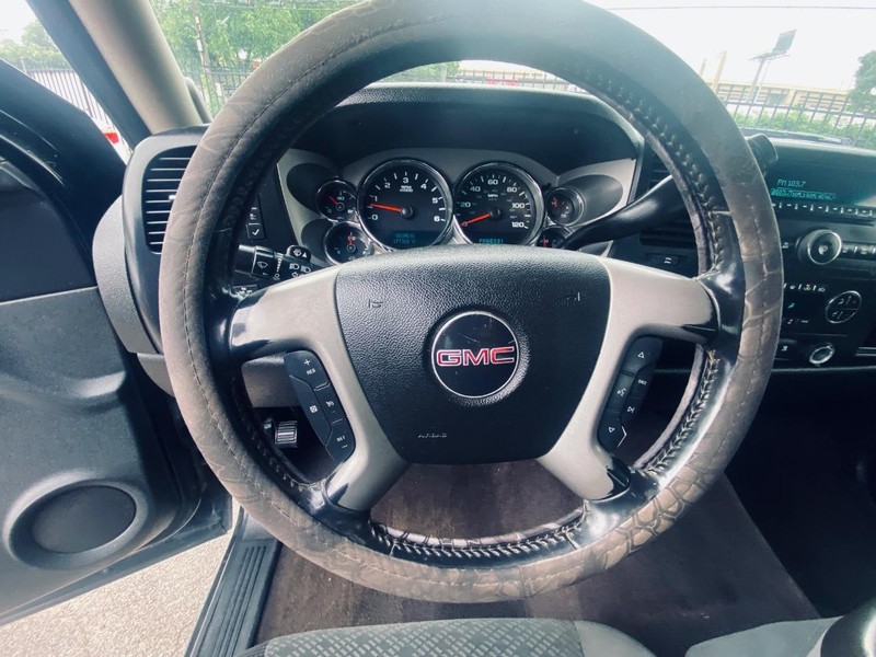 GMC Sierra 1500 Vehicle Full-screen Gallery Image 23