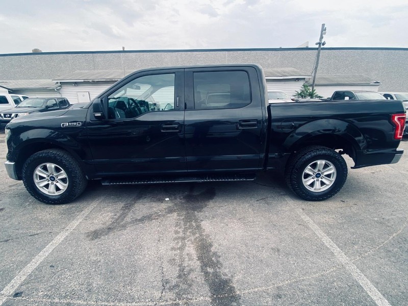 Ford F-150 Vehicle Full-screen Gallery Image 02