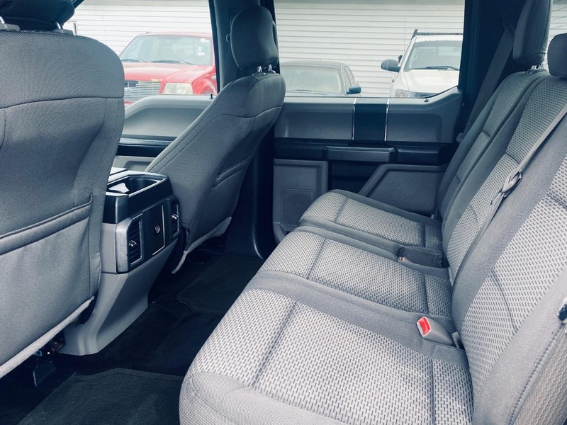 Ford F-150 Vehicle Full-screen Gallery Image 14