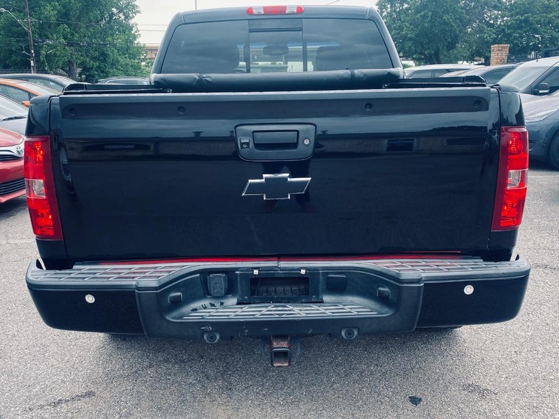 Chevrolet Silverado 1500 Vehicle Full-screen Gallery Image 04