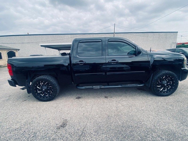 Chevrolet Silverado 1500 Vehicle Full-screen Gallery Image 07