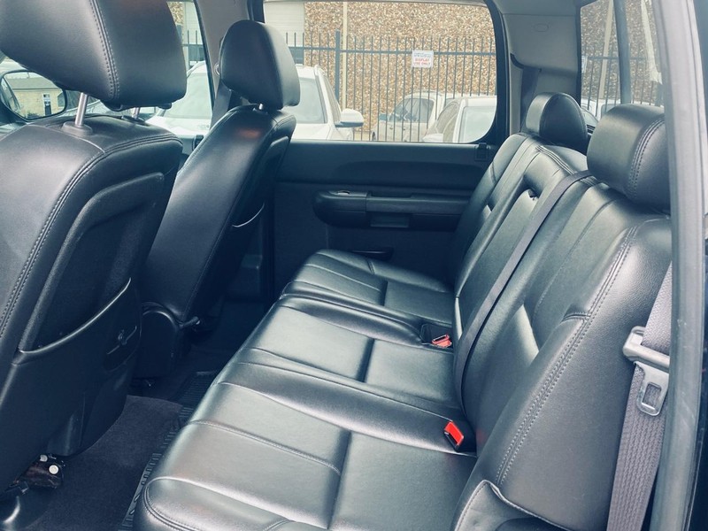 Chevrolet Silverado 1500 Vehicle Full-screen Gallery Image 14