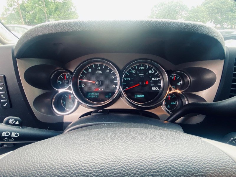 Chevrolet Silverado 1500 Vehicle Full-screen Gallery Image 24