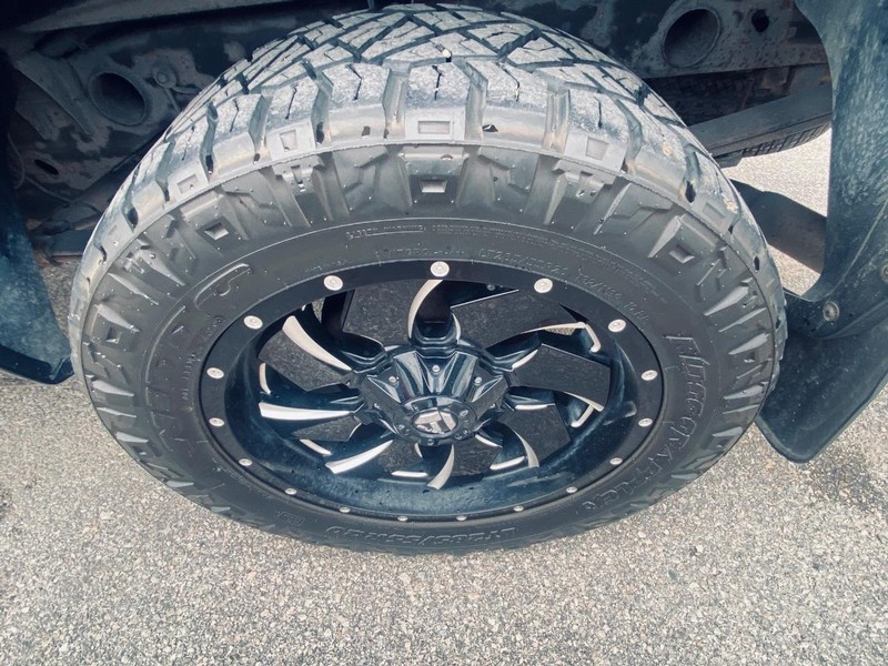Chevrolet Silverado 1500 Vehicle Full-screen Gallery Image 26