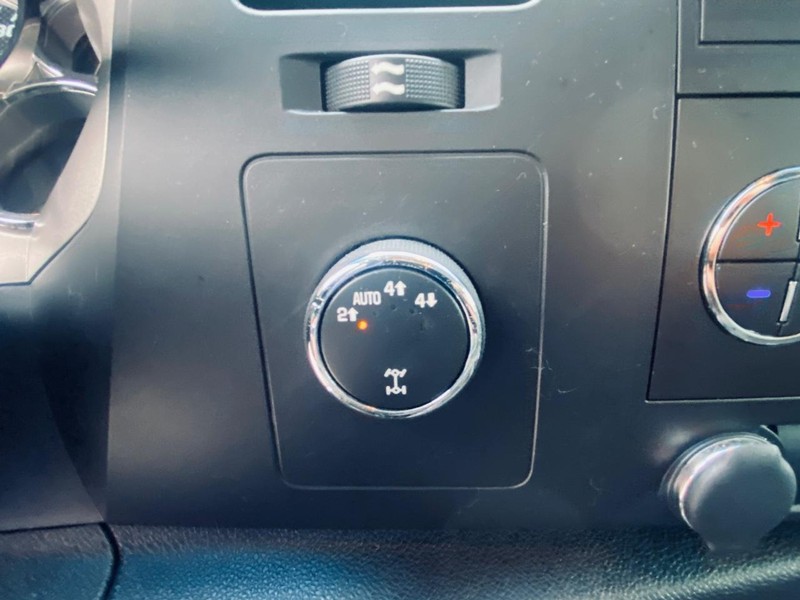 Chevrolet Silverado 1500 Vehicle Full-screen Gallery Image 27