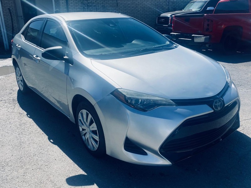 Toyota Corolla Vehicle Full-screen Gallery Image 08