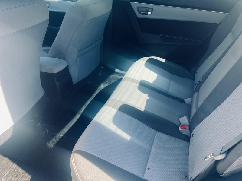 Toyota Corolla Vehicle Full-screen Gallery Image 14