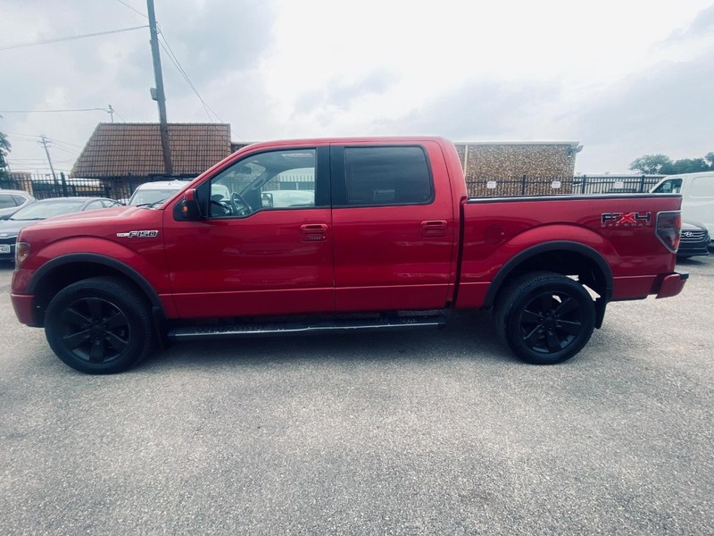 Ford F-150 Vehicle Full-screen Gallery Image 02