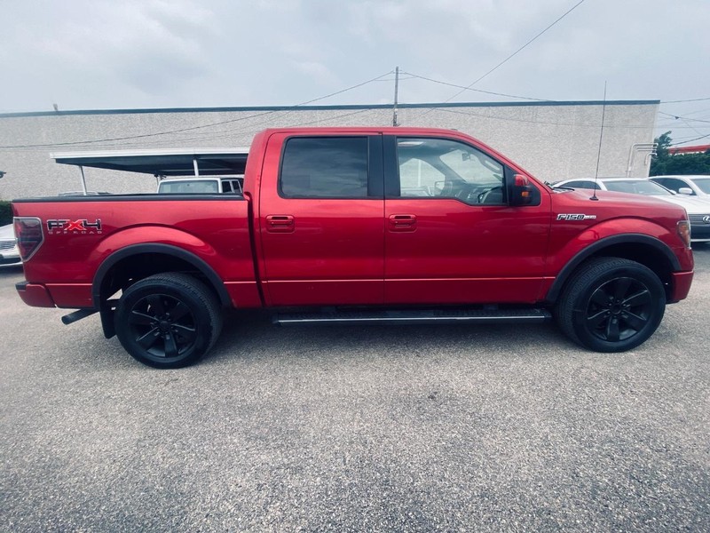 Ford F-150 Vehicle Full-screen Gallery Image 07
