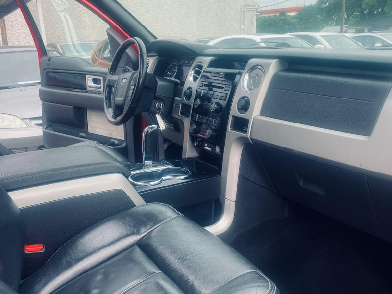 Ford F-150 Vehicle Full-screen Gallery Image 21