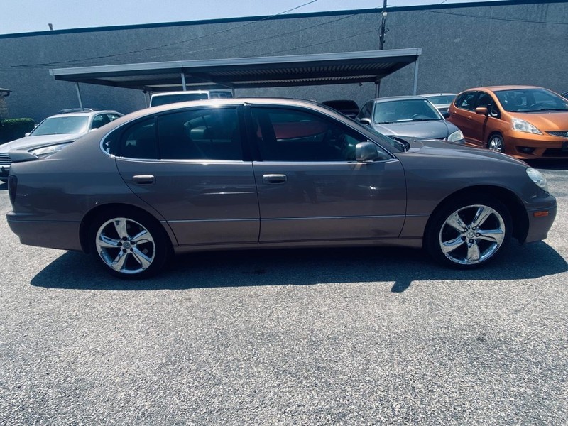 Lexus GS 300 Vehicle Full-screen Gallery Image 04