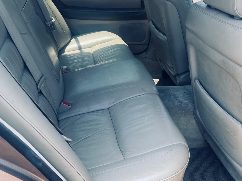 Lexus GS 300 Vehicle Full-screen Gallery Image 17