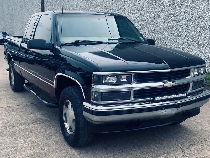 Chevrolet C/K 1500 Vehicle Full-screen Gallery Image 06