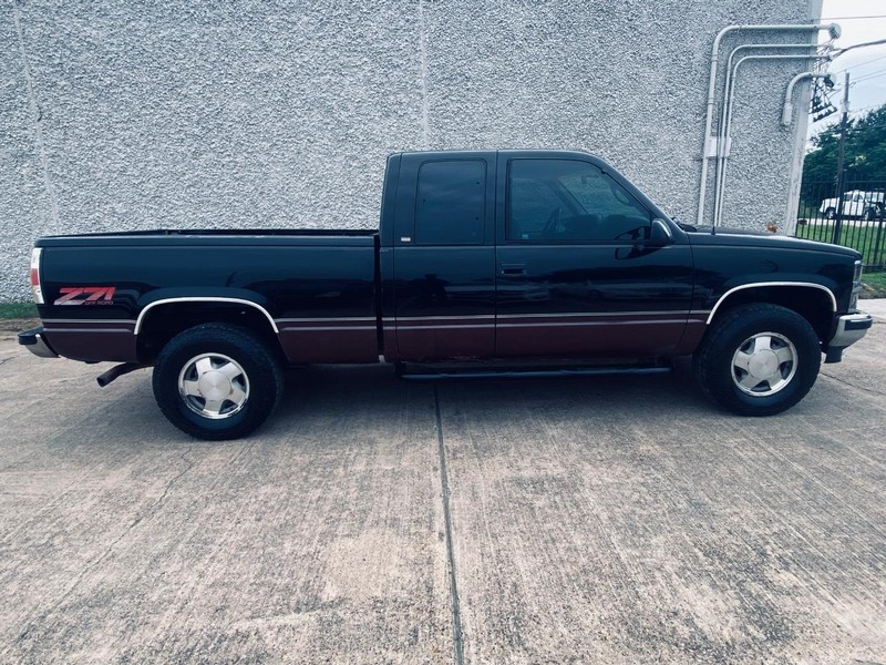 Chevrolet C/K 1500 Vehicle Full-screen Gallery Image 07