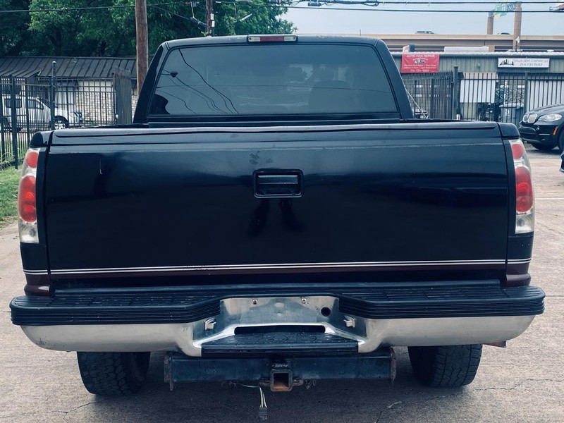 Chevrolet C/K 1500 Vehicle Full-screen Gallery Image 09