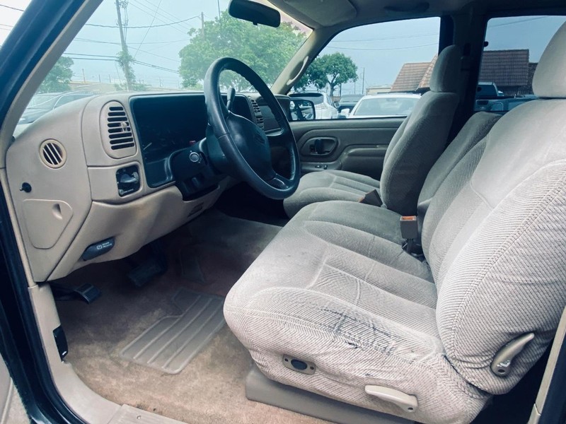 Chevrolet C/K 1500 Vehicle Full-screen Gallery Image 14
