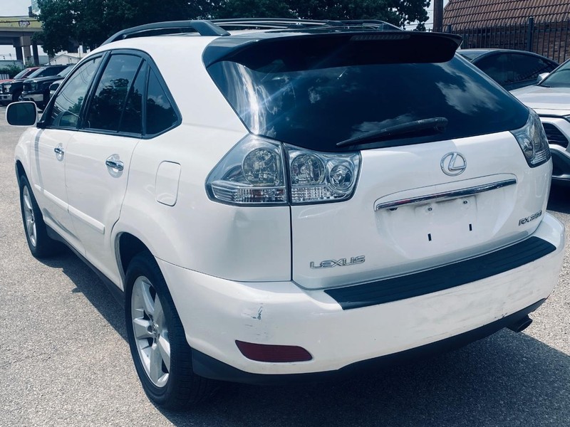 Lexus RX 350 Vehicle Full-screen Gallery Image 06