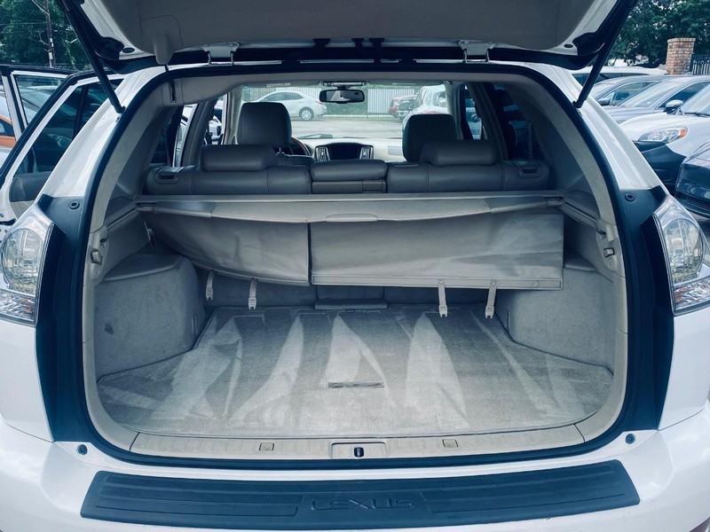 Lexus RX 350 Vehicle Full-screen Gallery Image 16