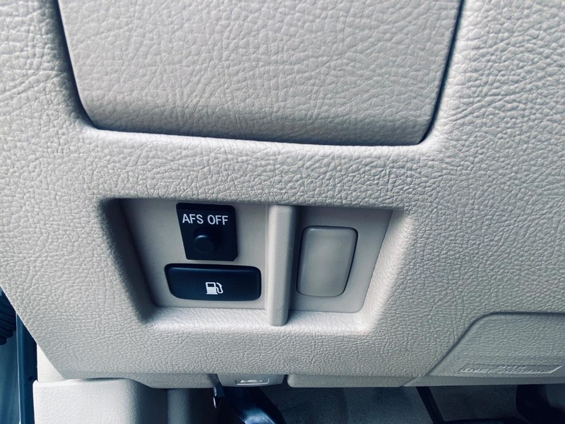 Lexus RX 350 Vehicle Full-screen Gallery Image 28