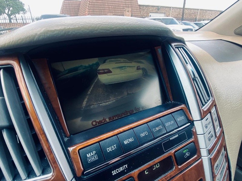Lexus RX 350 Vehicle Full-screen Gallery Image 29