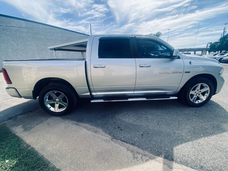 Ram 1500 Vehicle Full-screen Gallery Image 07