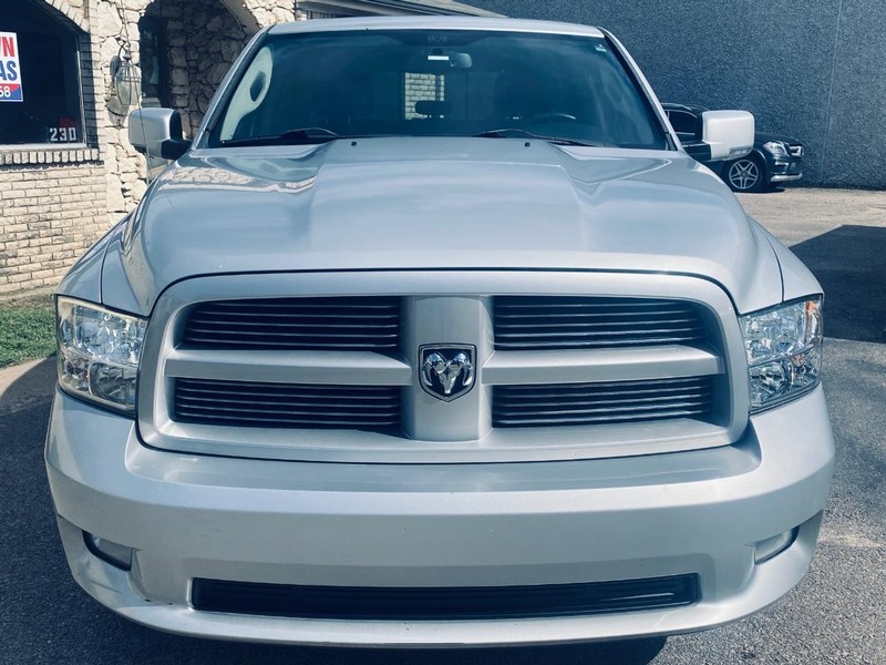 Ram 1500 Vehicle Full-screen Gallery Image 09