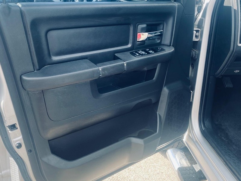 Ram 1500 Vehicle Full-screen Gallery Image 11
