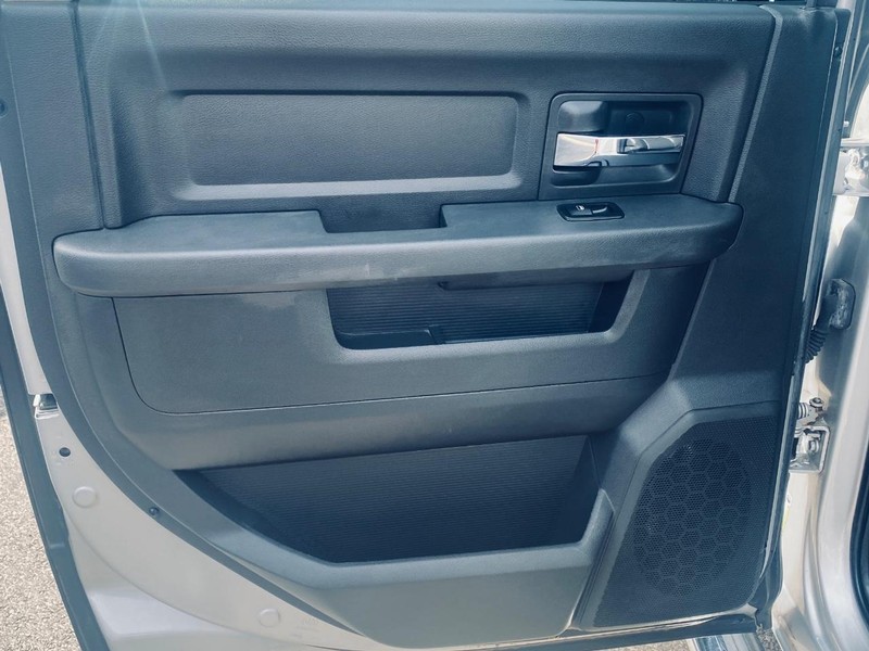 Ram 1500 Vehicle Full-screen Gallery Image 13