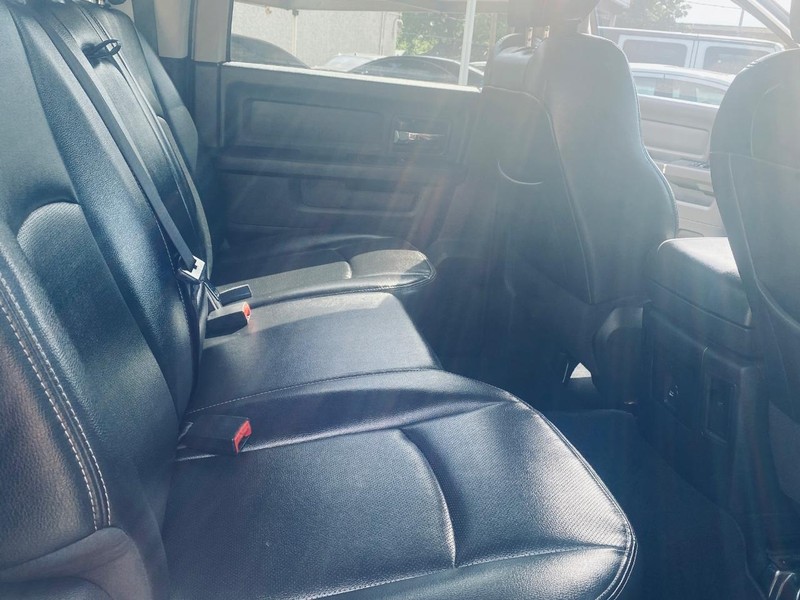 Ram 1500 Vehicle Full-screen Gallery Image 18