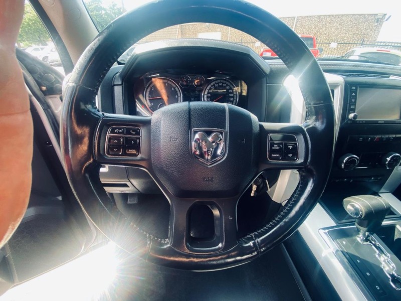 Ram 1500 Vehicle Full-screen Gallery Image 23