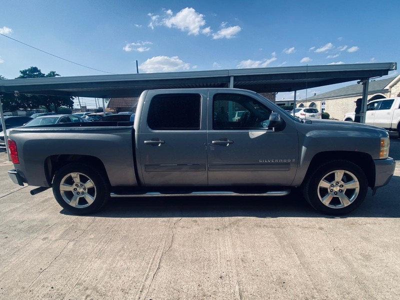 Chevrolet Silverado 1500 Vehicle Full-screen Gallery Image 07