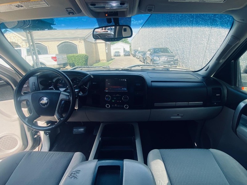 Chevrolet Silverado 1500 Vehicle Full-screen Gallery Image 21